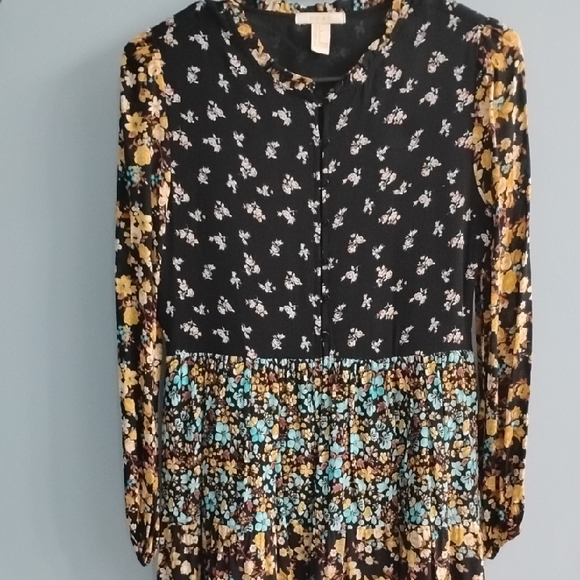 Forever 21 Dresses & Skirts - ⭐Forever 21 Black Floral Long Sleeve Dress Size Small Great Condition⭐